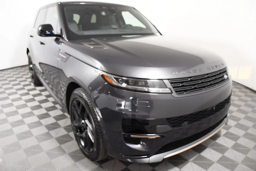 New 2026 Carpathian Gry Land Rover Dynamic SE image 9