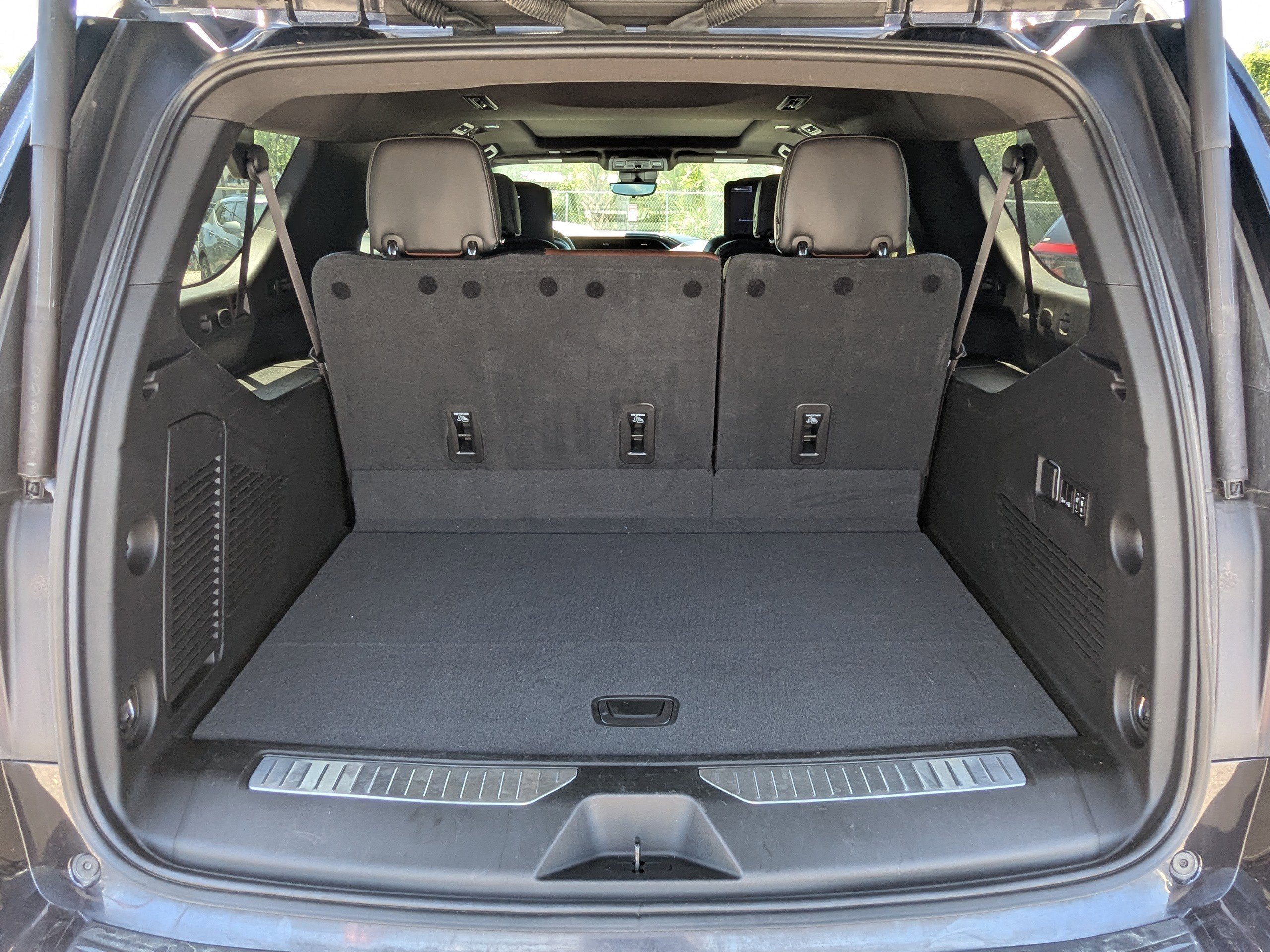 Used 2023 Titanium Rush Metallic GMC Denali Ultimate image 12
