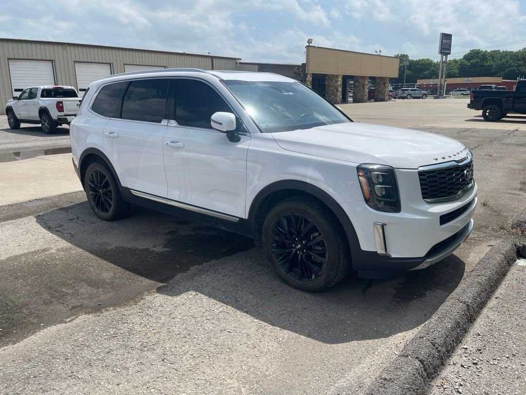 Used 2021 White Kia EX image 2