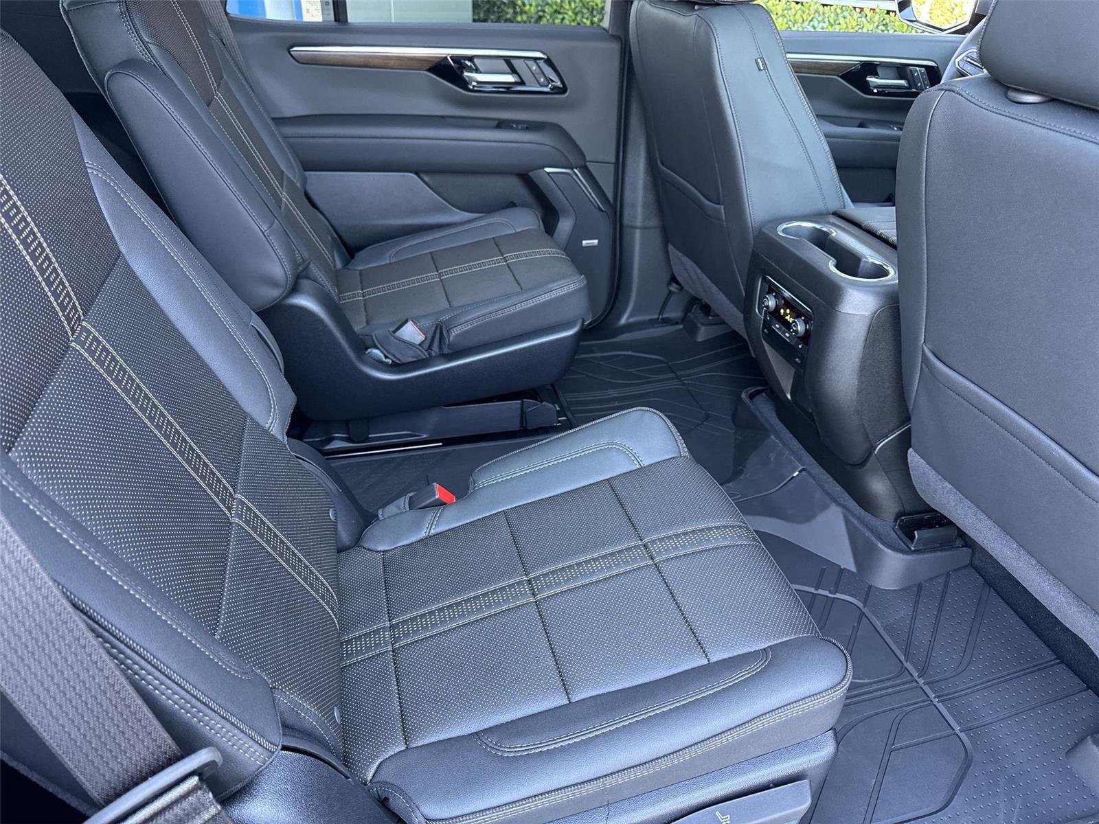 New 2026 Sterling Gray Metallic Chevrolet High Country image 34