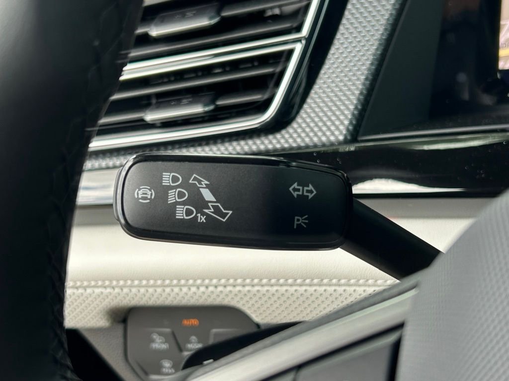 2026 Volkswagen Atlas Cross Sport SEL Premium R-LINE - Photo 28