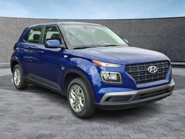 Used 2022 Blue Hyundai SE image 2