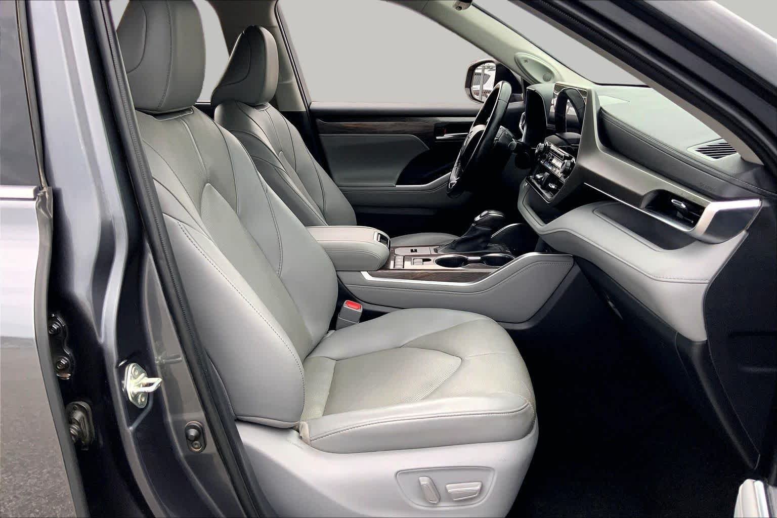 Used 2020 Magnetic Gray Metallic Toyota Limited image 9