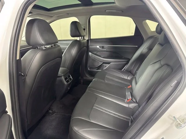 Used 2020 Quartz Hyundai Limited image 12