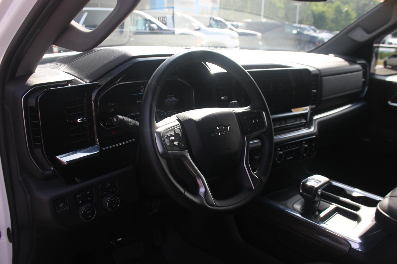 Used 2024 Summit White Chevrolet RST image 18