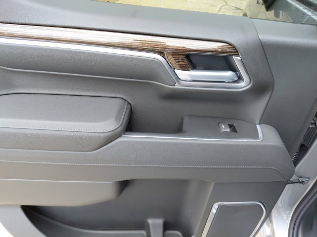 New 2026 Sterling Metallic GMC Elevation image 30