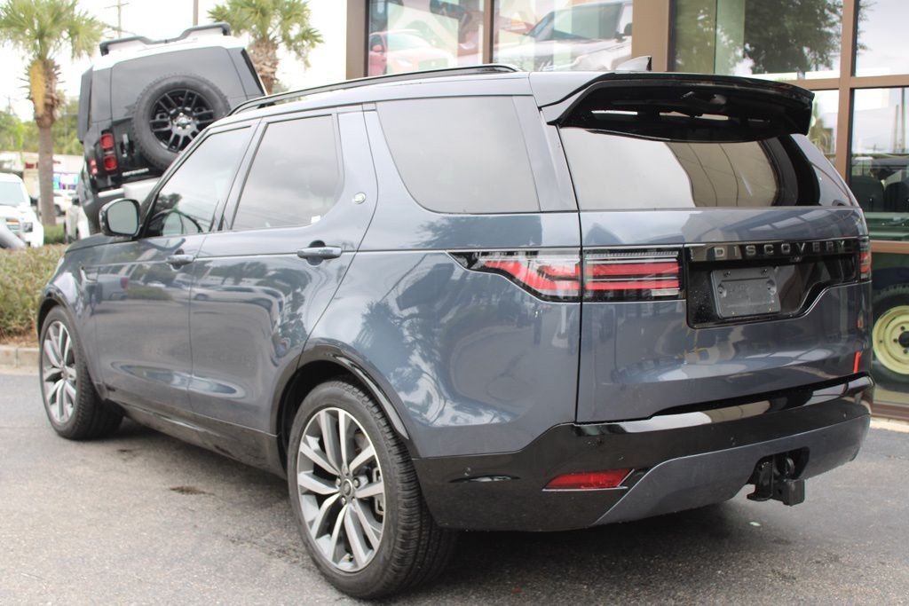 Used 2025 Blue Land Rover Dynamic SE image 8