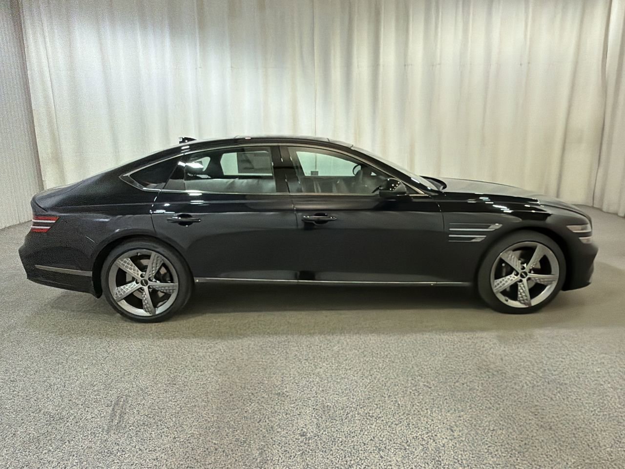New 2026 Vik Black Genesis 2.5T SPORT PRESTIGE image 5