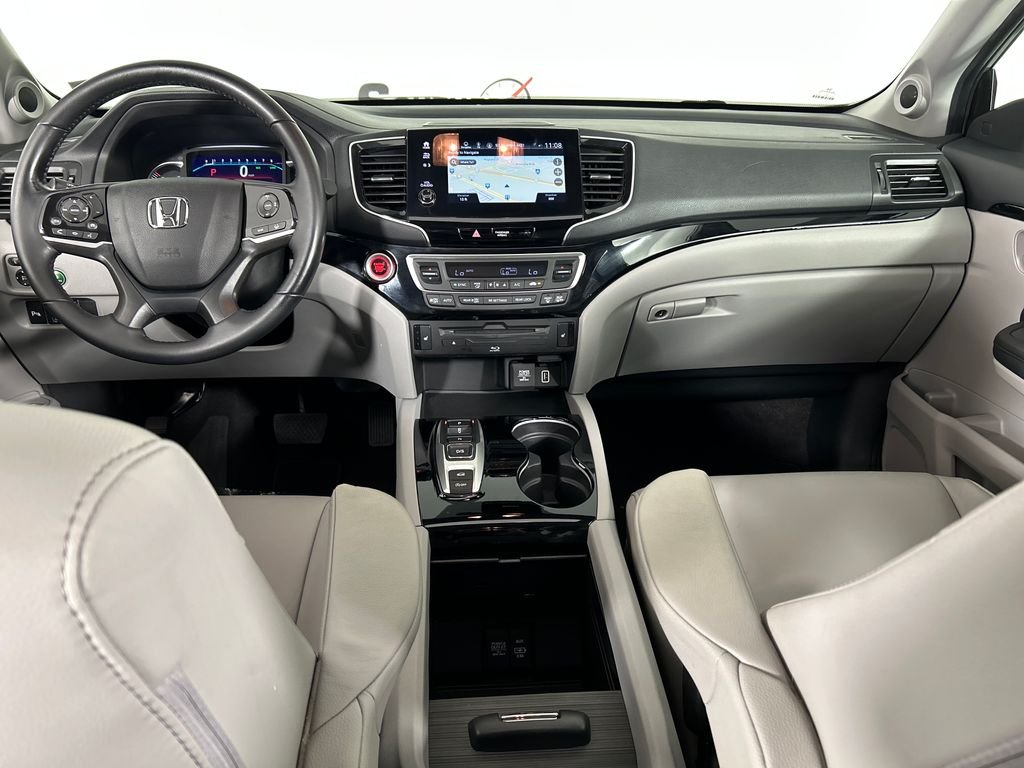 Used 2020 Silver Honda Touring image 18