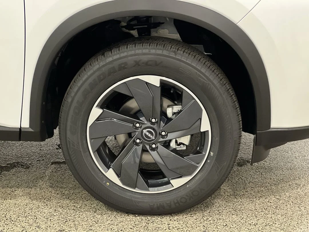 2026 Nissan Rogue SV - Photo 10