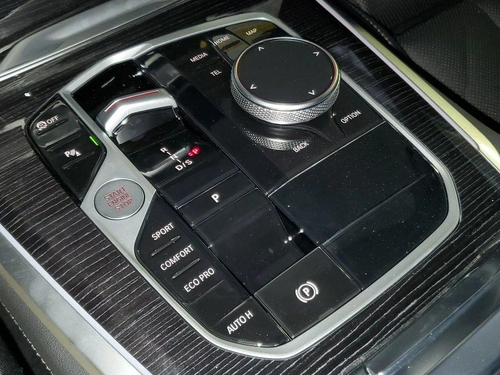 New 2026 Skyscraper Grey Metallic BMW sDrive40i image 24