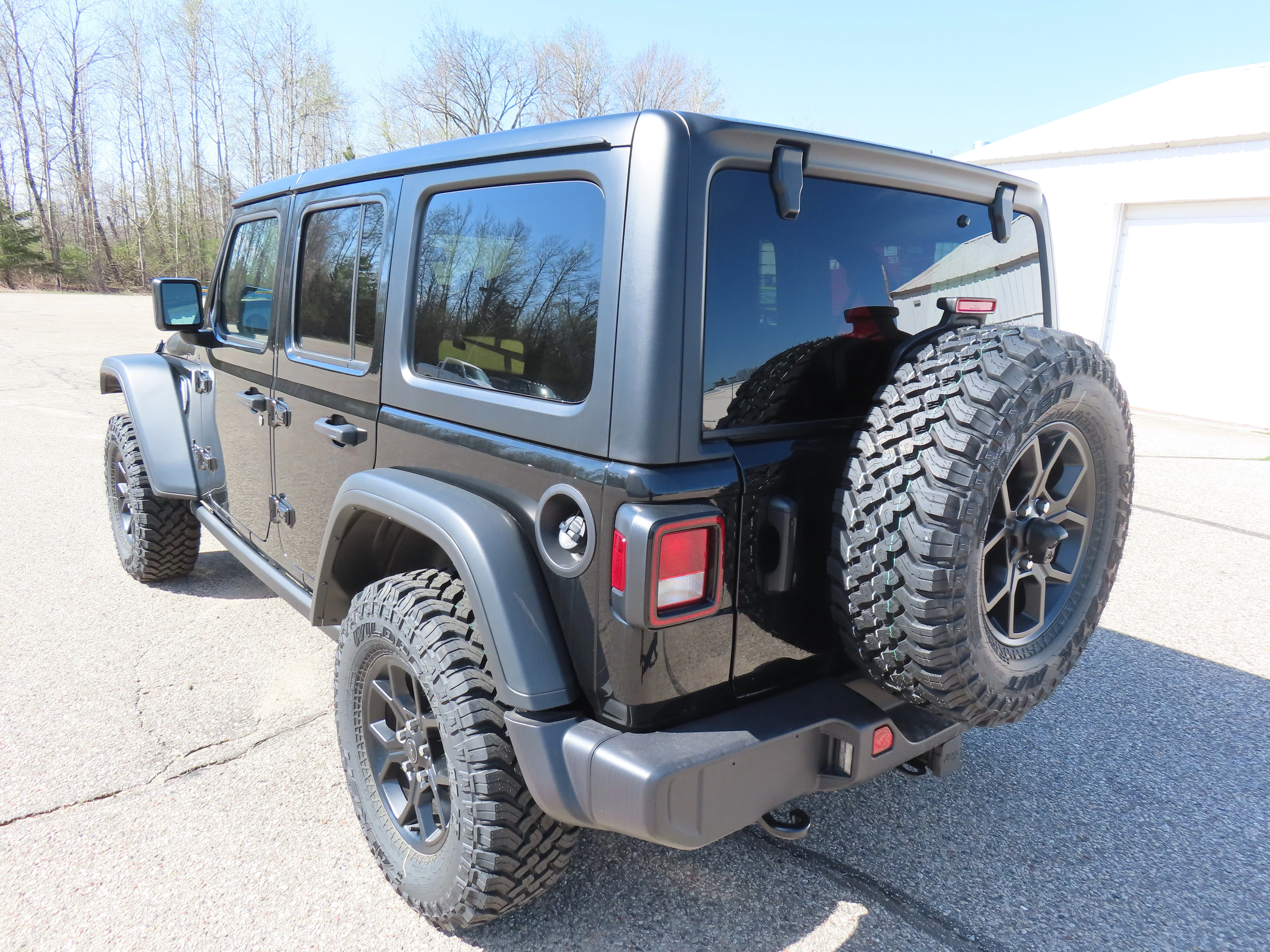 2026 Jeep Wrangler 4-Door Willys - Photo 6