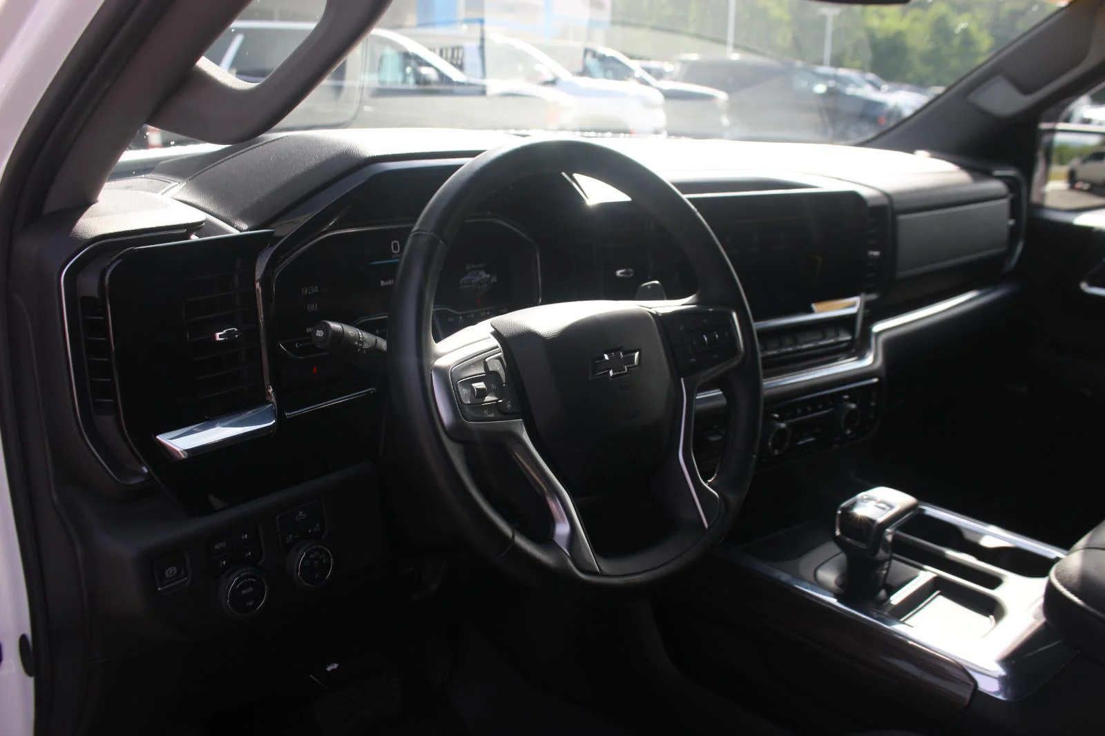 Used 2024 Summit White Chevrolet RST image 18