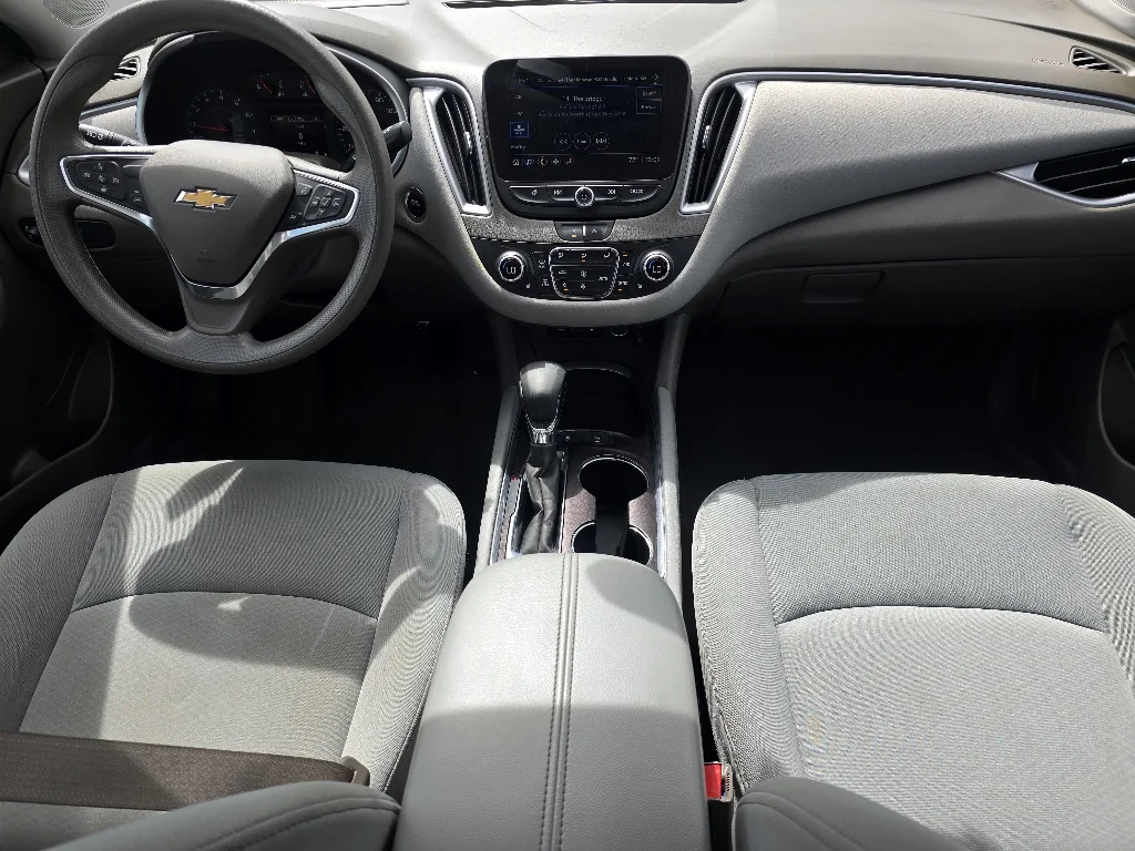 Used 2022 Summit White Chevrolet LT image 23