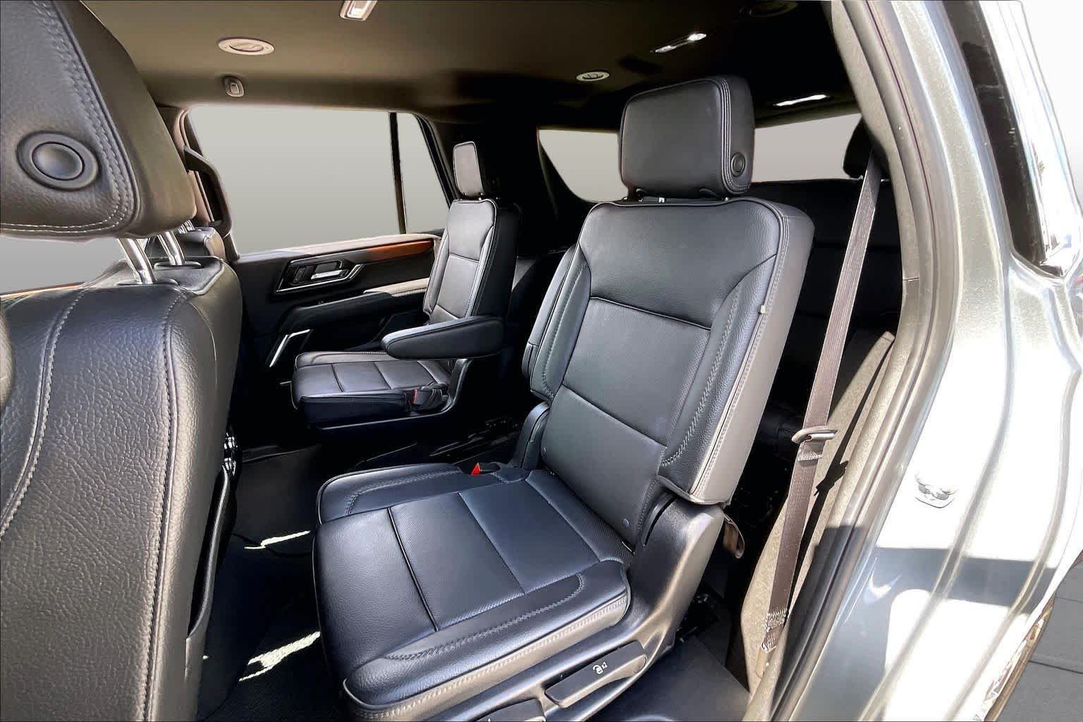 Used 2025 Sterling Metallic GMC Denali image 19