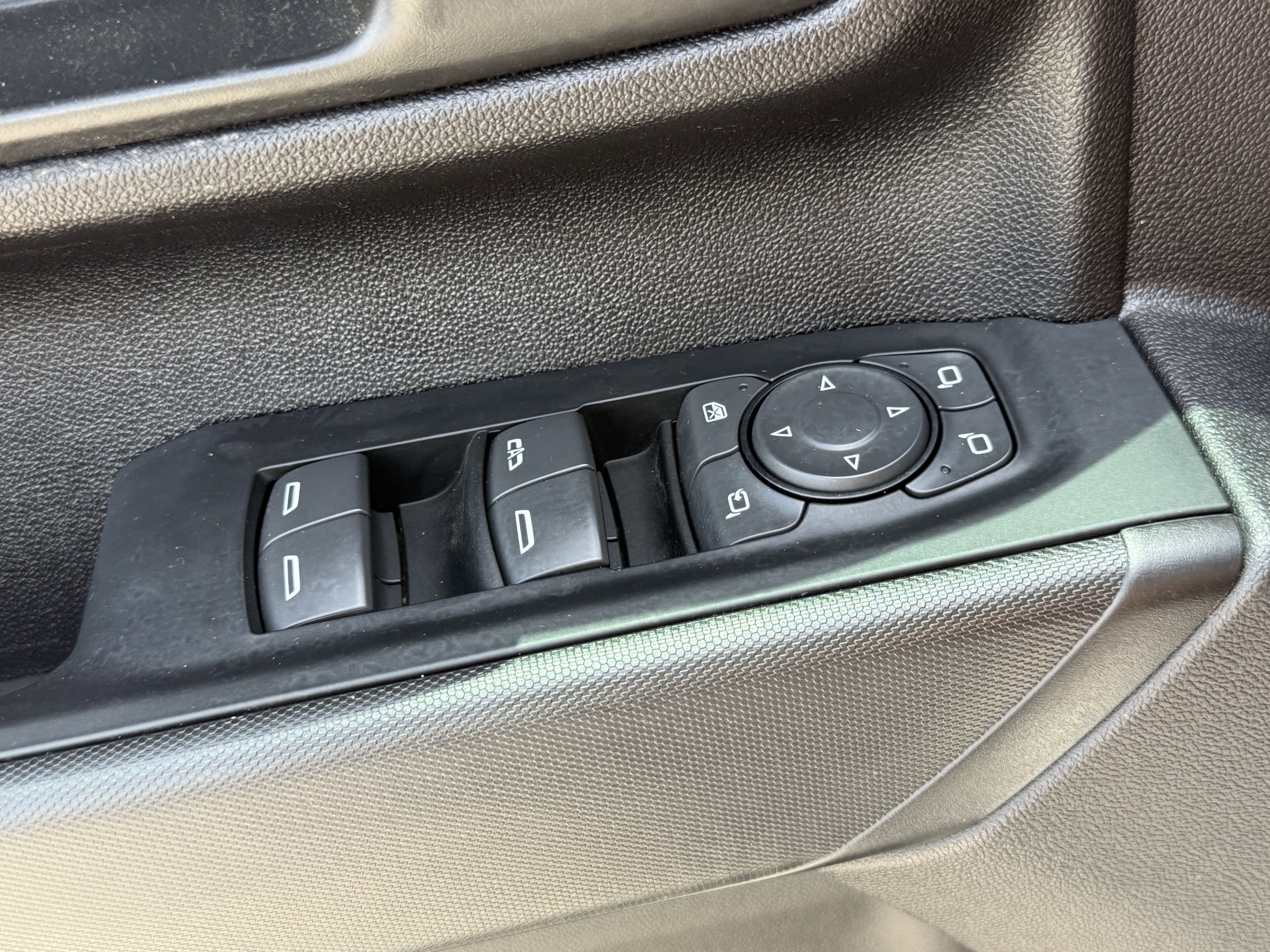 Used 2024 Slate Gray Metallic Chevrolet  image 22