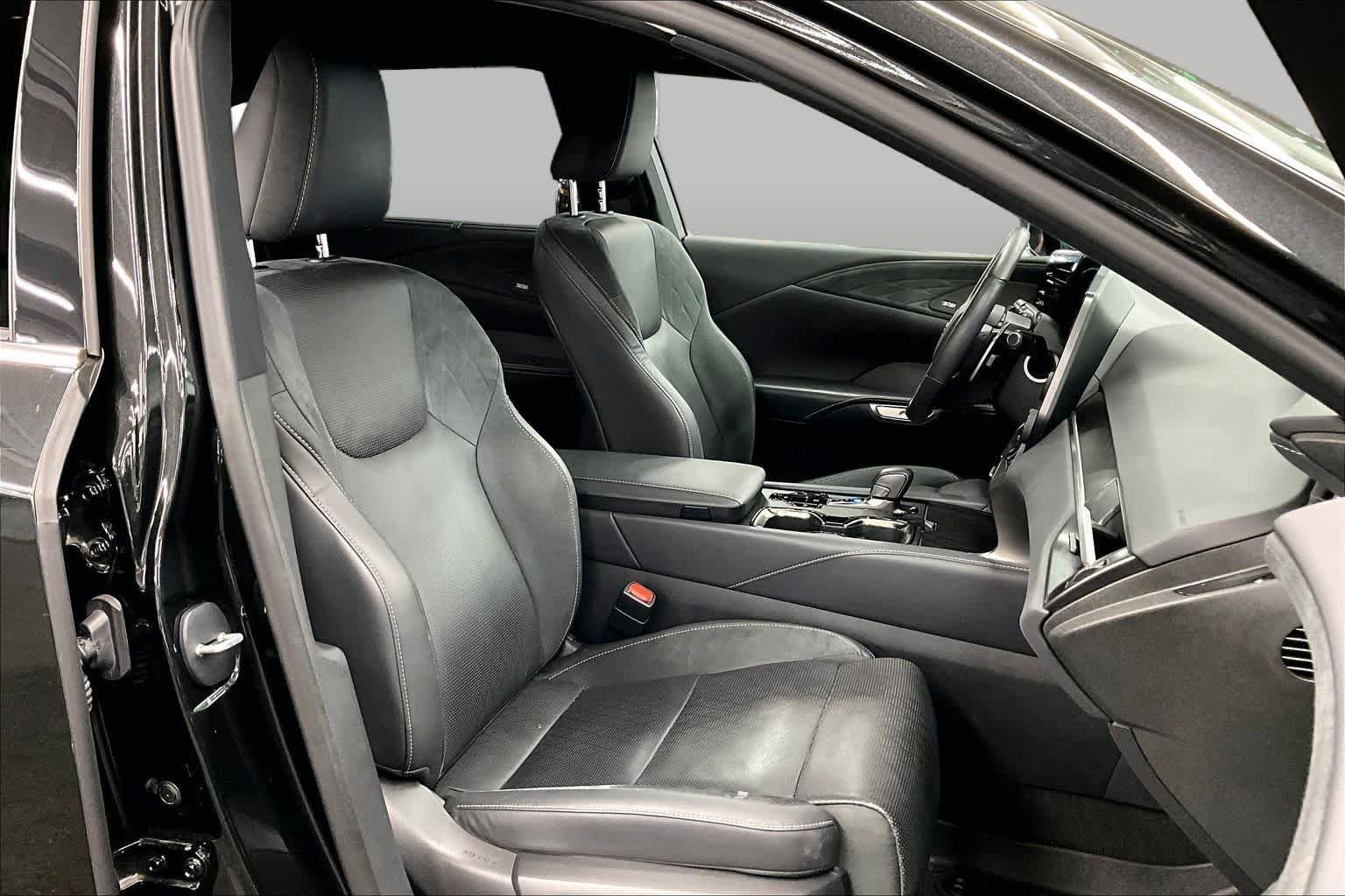 Certified Used 2024 Caviar Lexus Luxury image 9