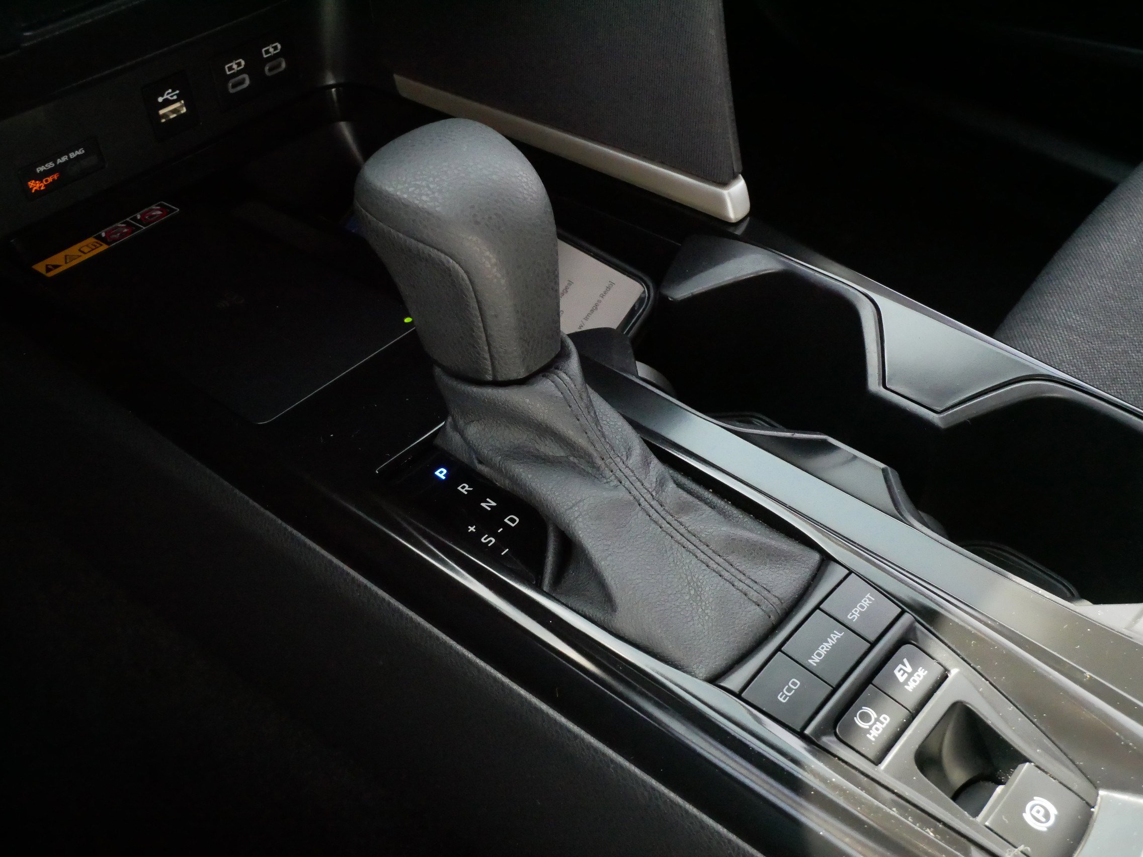 2025 Toyota Camry LE - Photo 21