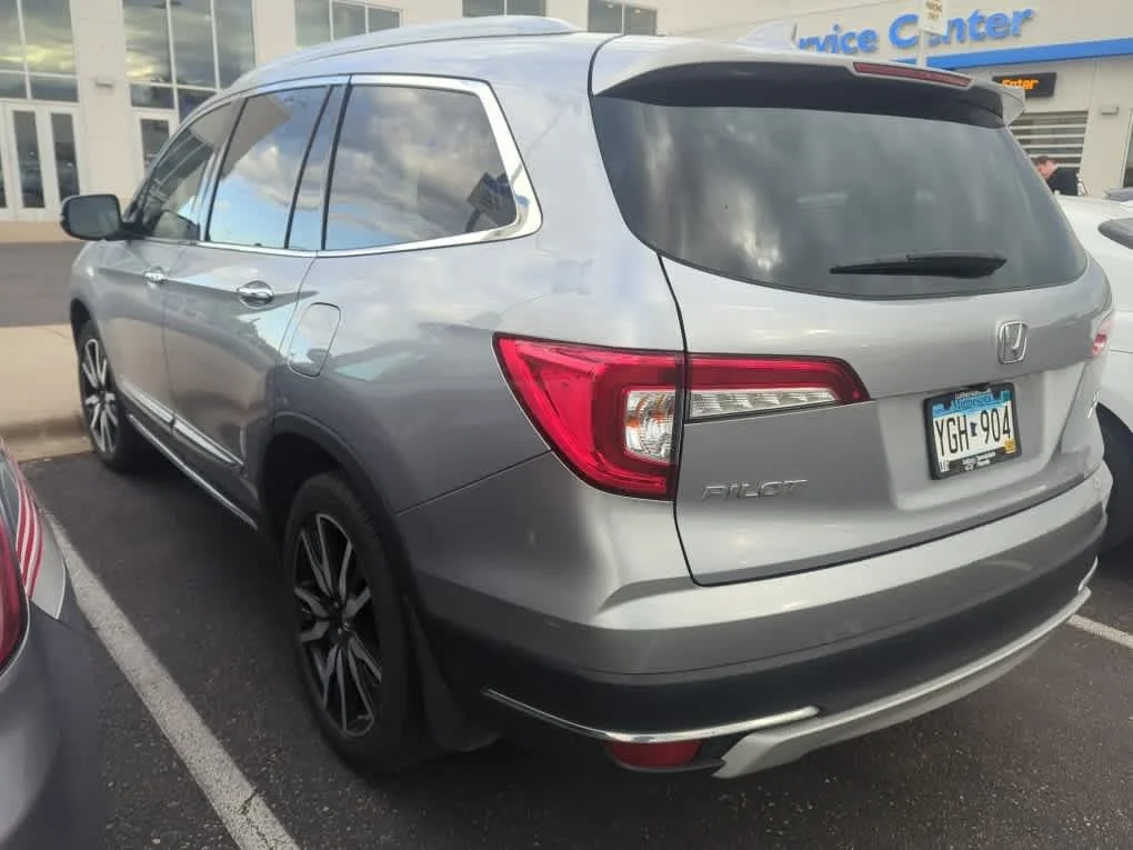 Used 2019 Lunar Silver Metallic Honda Elite image 4