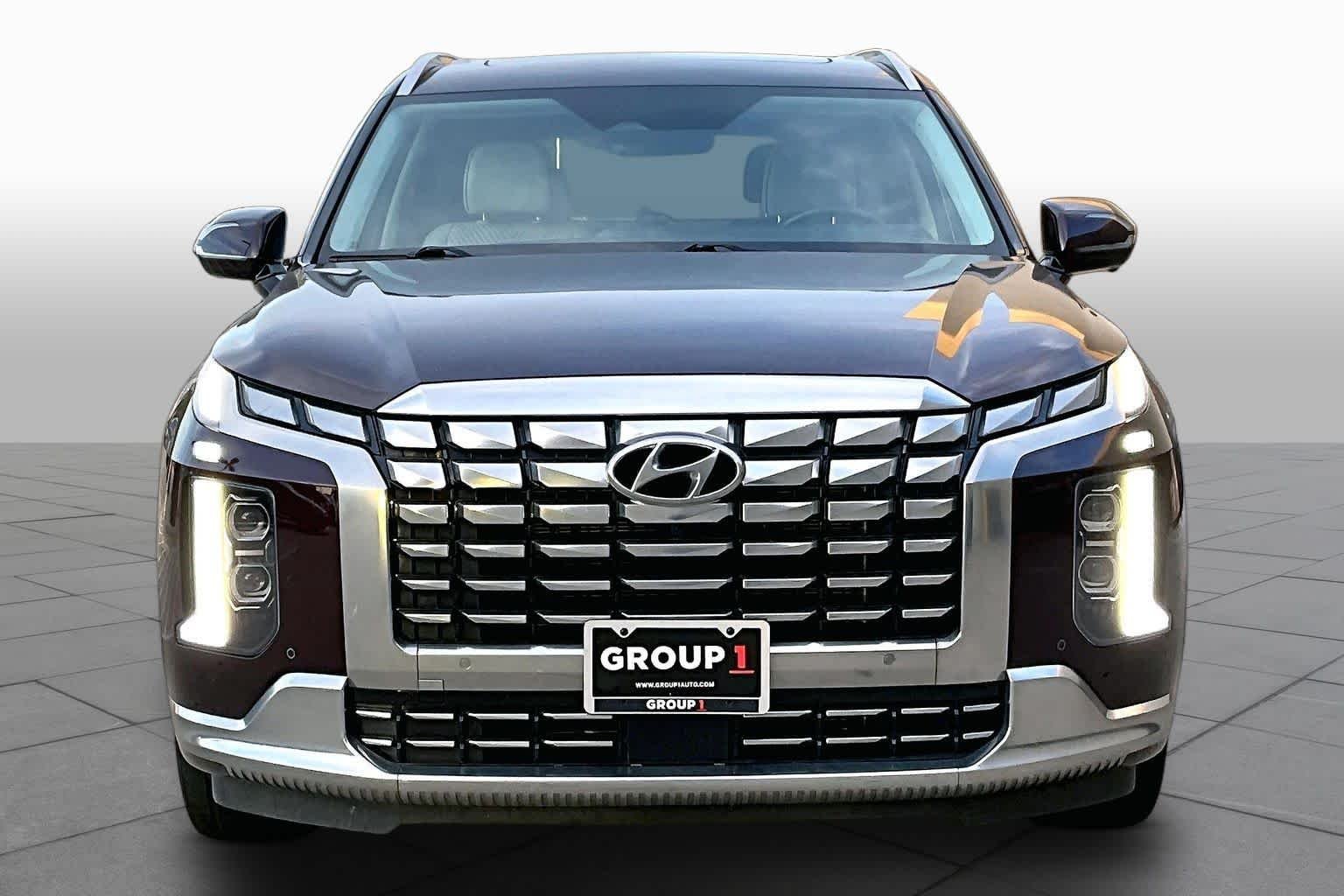 Used 2024 Sierra Burgundy Hyundai Calligraphy image 4