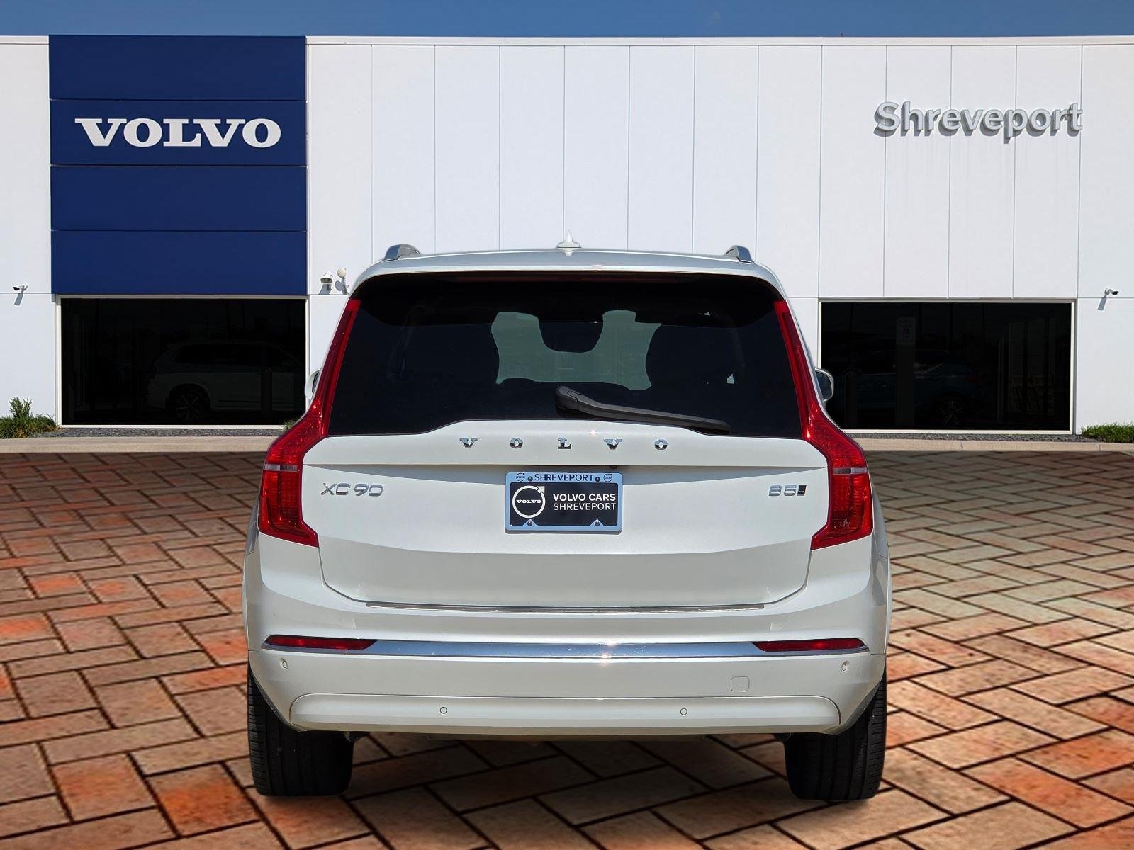 Used 2023 Crystal White Metallic Volvo Plus image 5