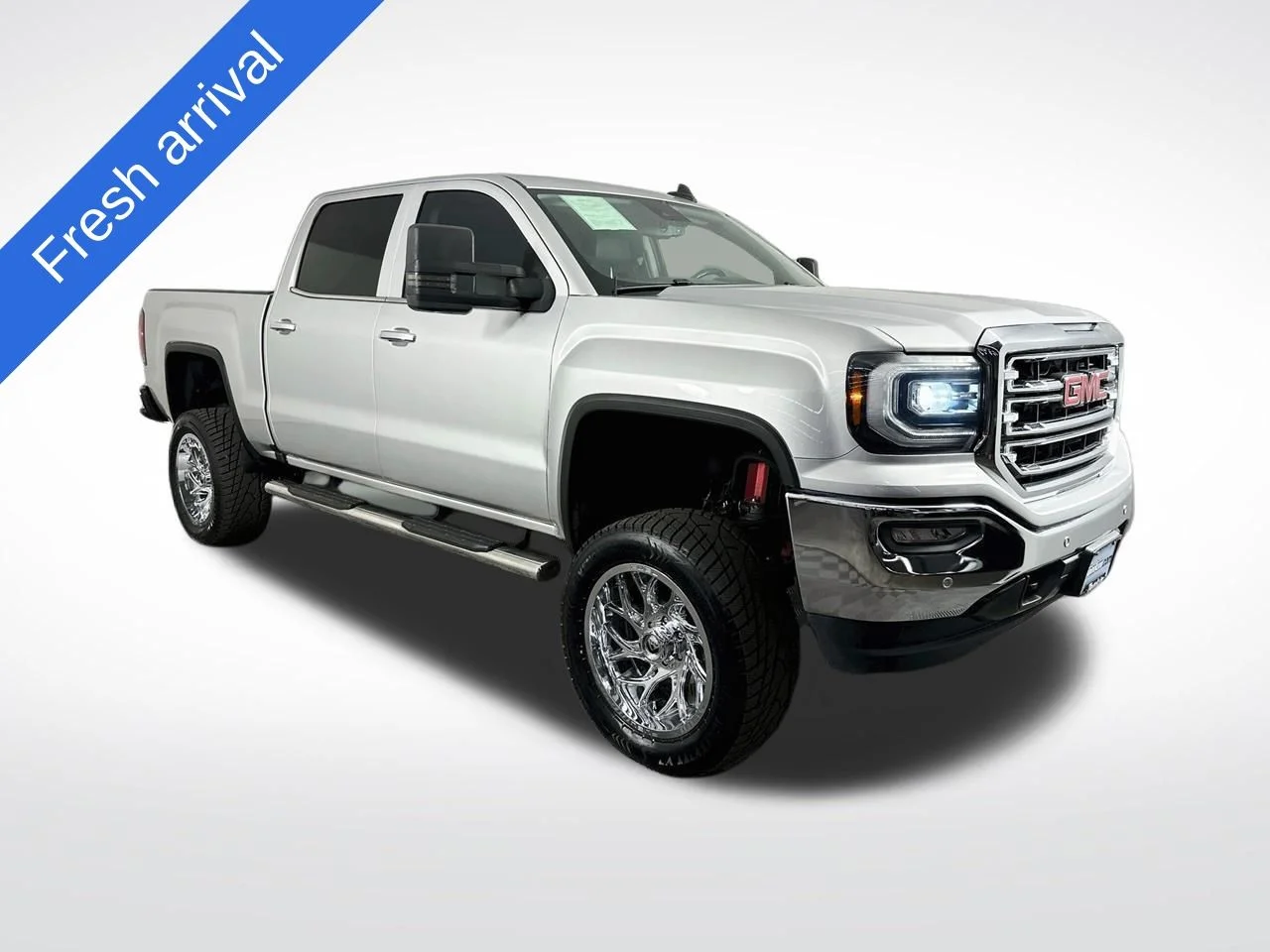 Used 2018 Quicksilver Metallic GMC SLT image 1