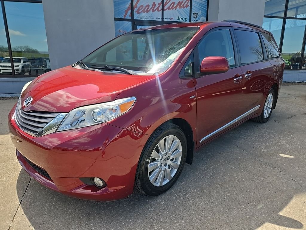Used 2017 Toyota Sienna XLE Premium with VIN 5TDDZ3DC1HS147434 for sale in Kansas City