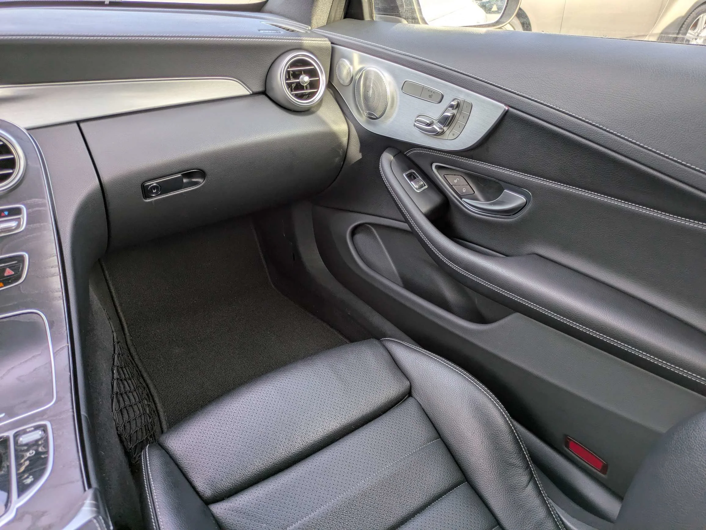 Certified Used 2017 Diamond Silver Metallic Mercedes-Benz Coupe w/Panoramic Moonroof, Pre-Collision Assist, Drive Modes, & Bluetooth image 18