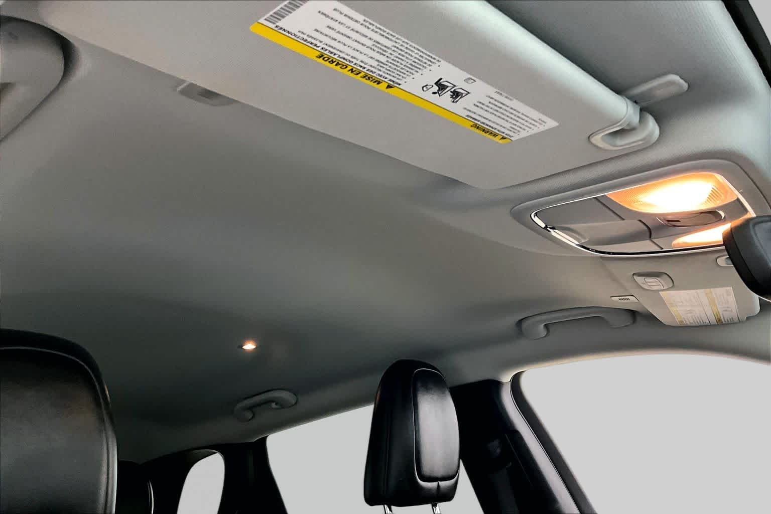 Used 2019 Bright White Clearcoat Jeep Limited image 14