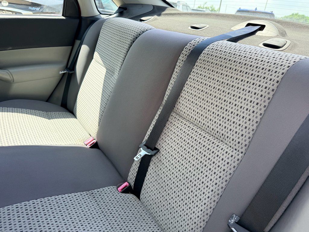 Used 2006 Infra-Red Clearcoat Ford SE image 20