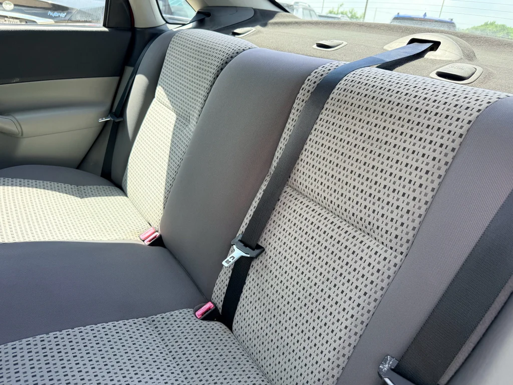 Used 2006 Infra-Red Clearcoat Ford SE image 21
