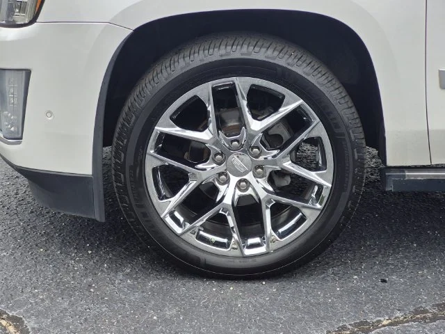 Used 2018 White Cadillac Premium Luxury image 9