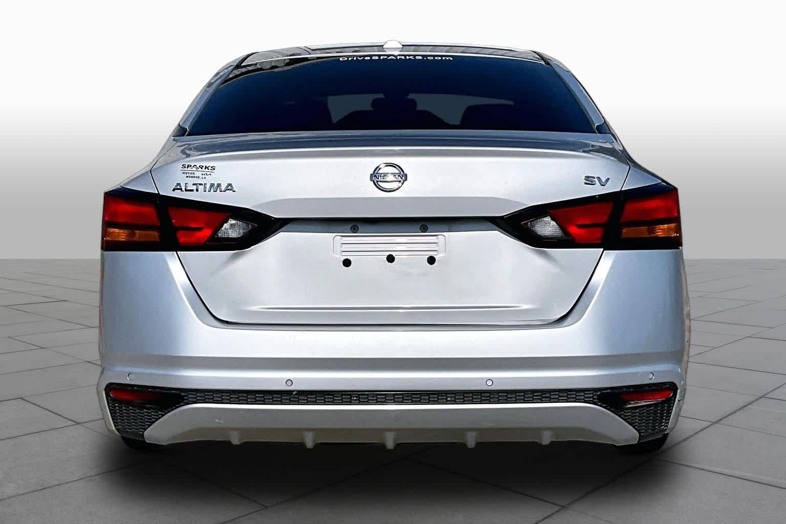 Used 2021 Brilliant Silver Metallic Nissan 2.5 SV image 5