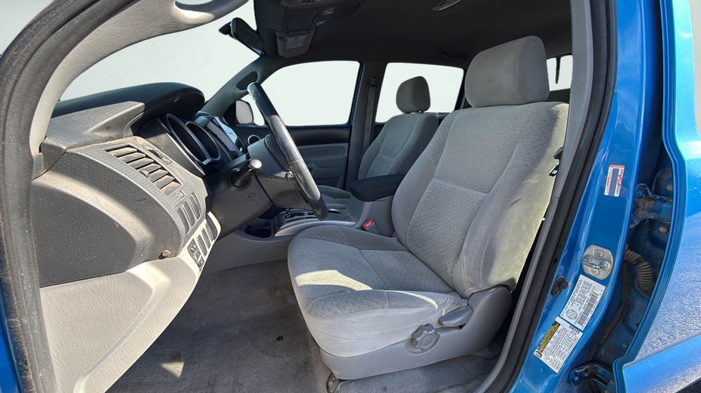 Used 2007 Blue Toyota Base image 9