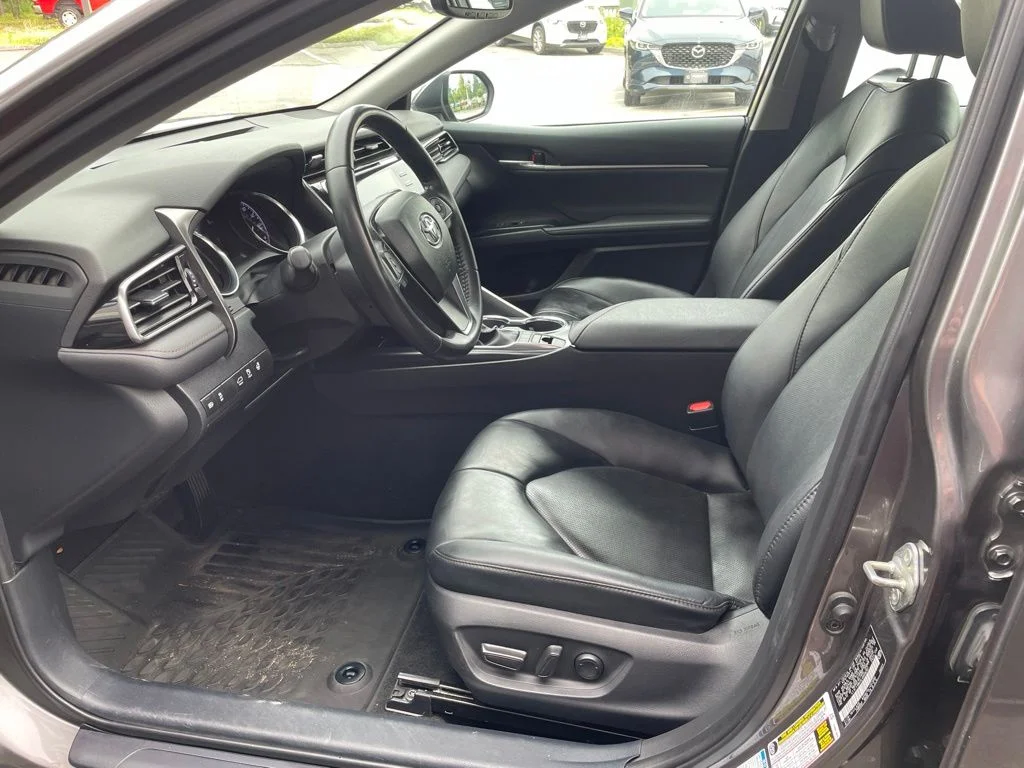 2020 Toyota Camry XLE - Photo 10
