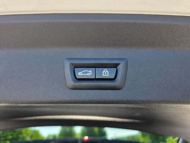 Used 2019 White BMW M40i image 11