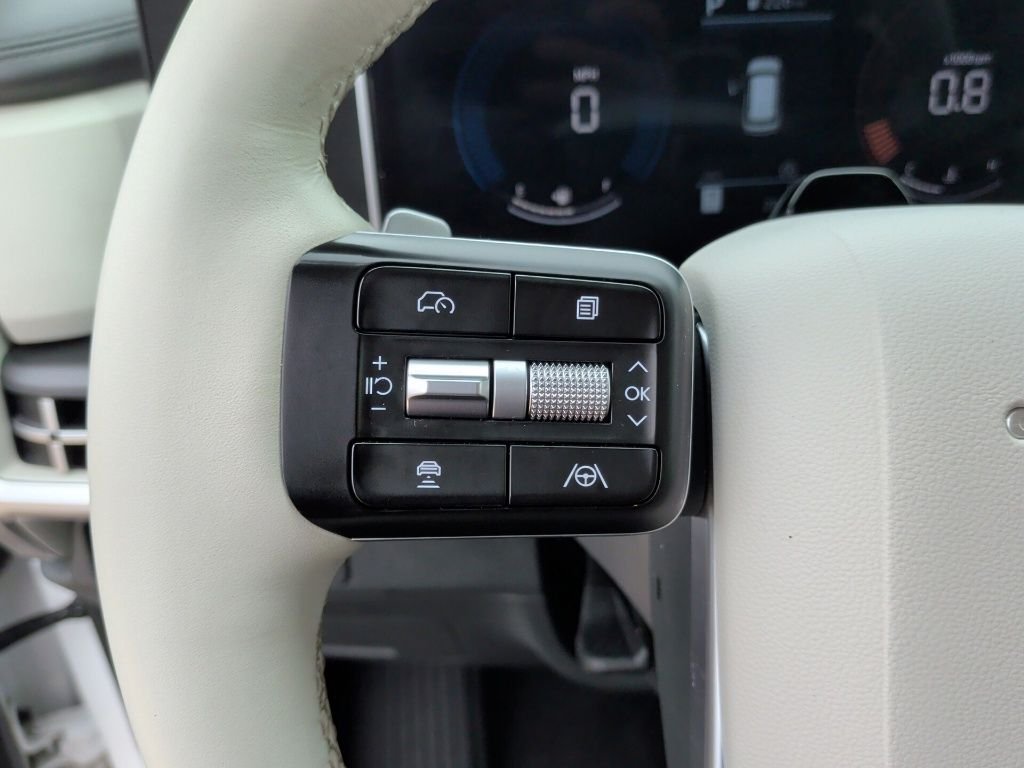 Used 2026 White Hyundai SEL image 15