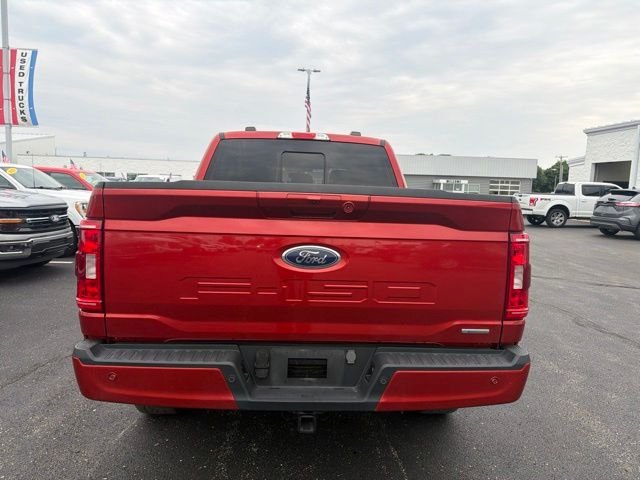 Certified Used 2023 Hot Pepper Red Metallic Tinted Clearcoat Ford XLT image 4