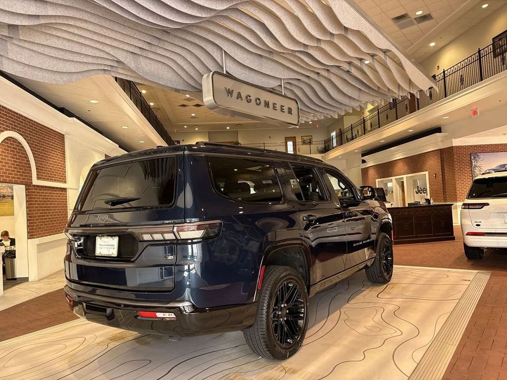 New 2026 Fathom Blue Pearl-Coat Exterior Paint (Late Availability) Jeep Limited Reserve image 3