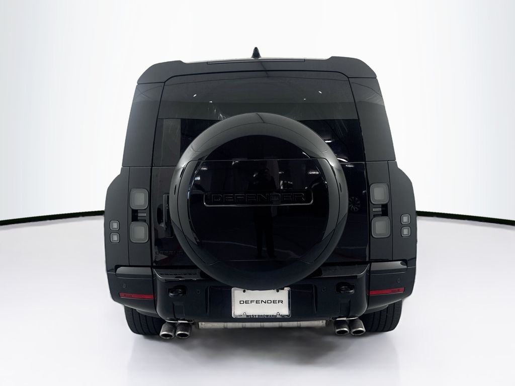 New 2026 Santorini Black Land Rover V8 image 6