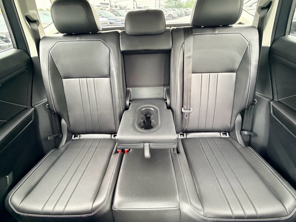 Used 2024 Platinum Gray Metallic Volkswagen SE image 20
