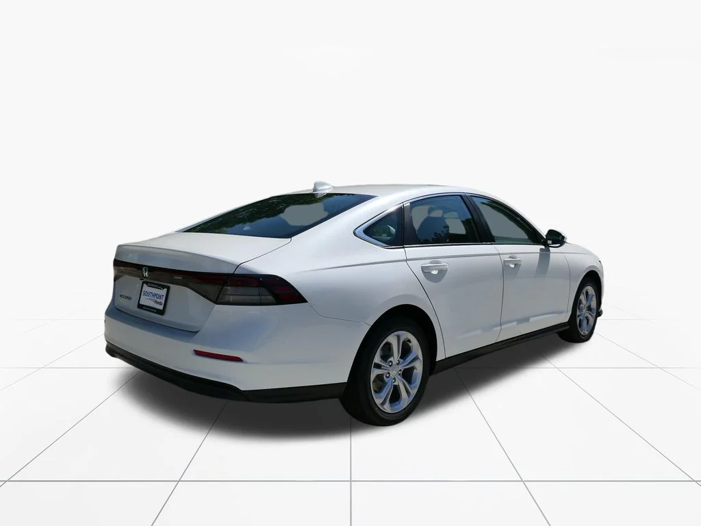 New 2026 Platinum White Pearl Honda LX image 9