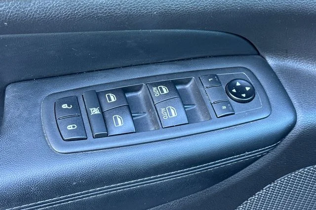 Used 2021 Silver Jeep Laredo E image 14
