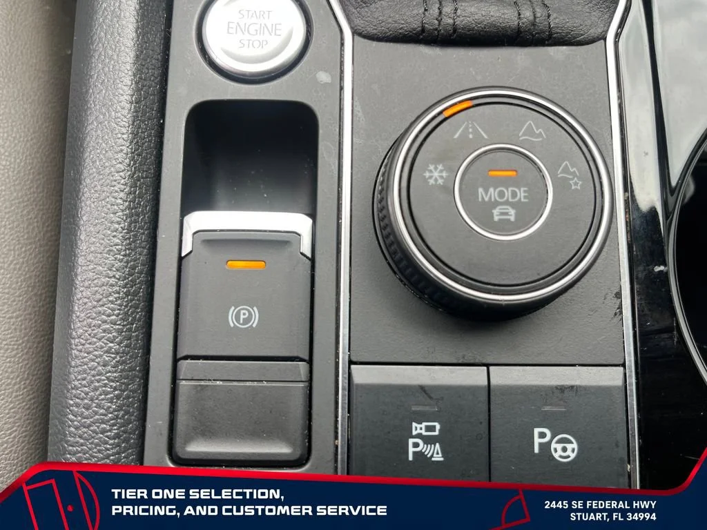 Used 2020 Gray Volkswagen 3.6L V6 SEL Premium image 26