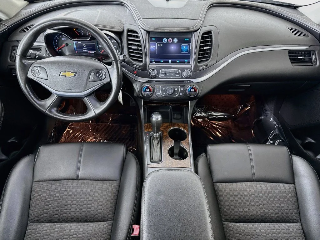 Used 2014 Gold Chevrolet LT image 22