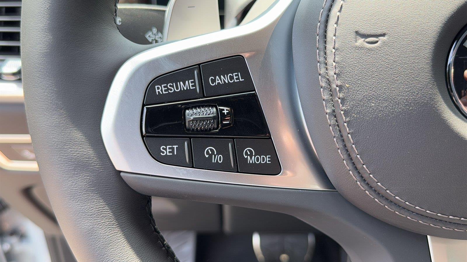 New 2027 Brooklyn Grey Metallic BMW xDrive40i image 13