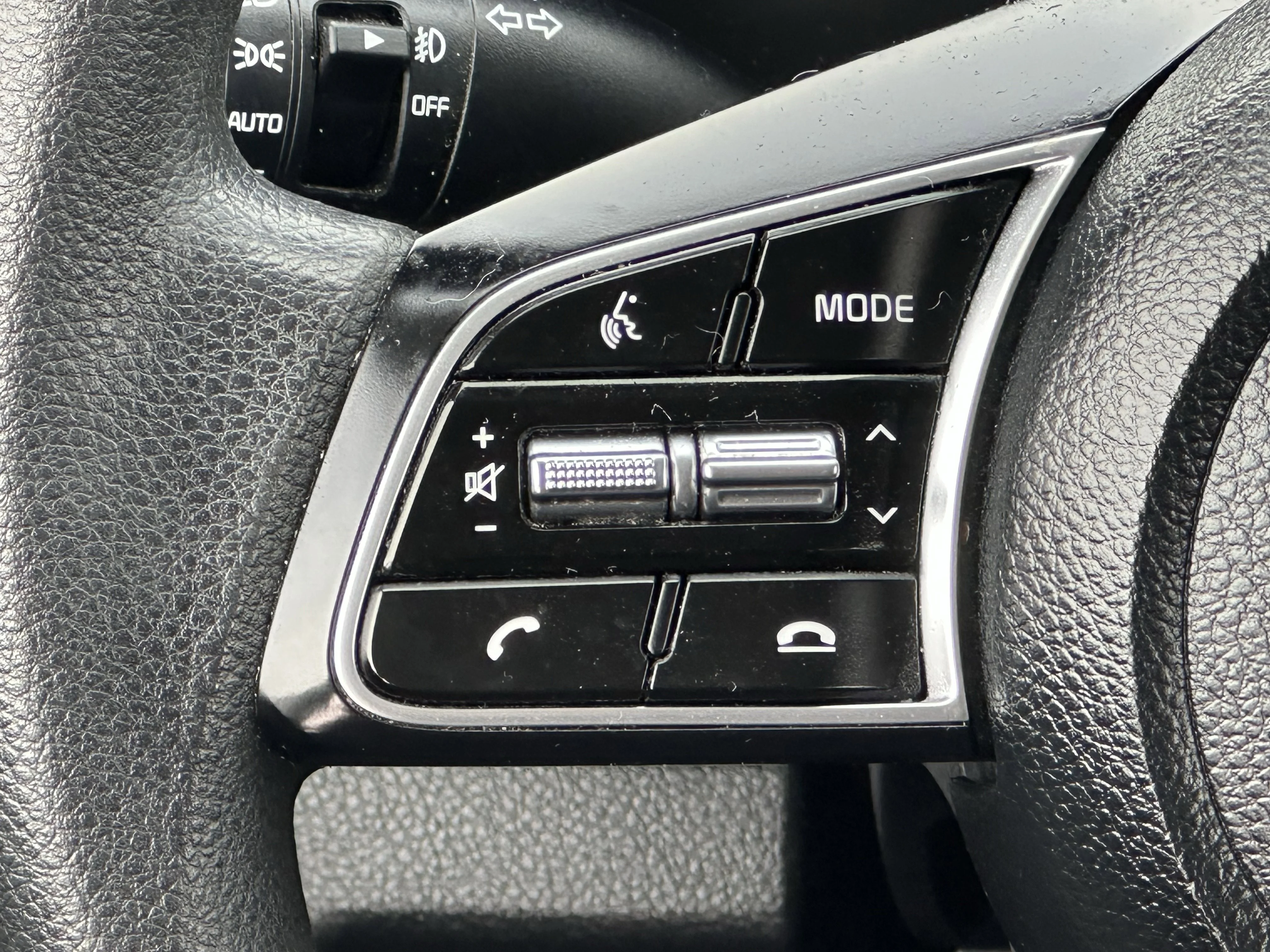 Certified Used 2021 White Kia LX image 12