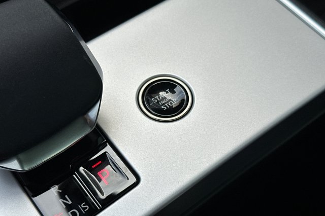 Used 2024 Gray Land Rover SE image 21