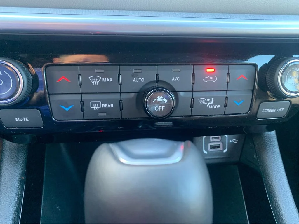 Used 2026 White Jeep Limited image 30