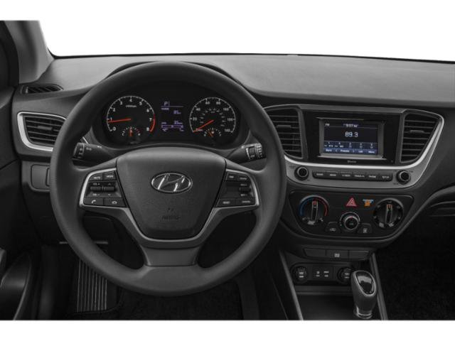 Used 2018 Silver Hyundai SE image 10